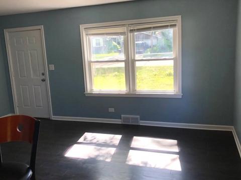 657 Harrison St, Elgin, IL 60120 photo 3