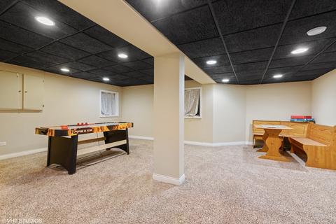 555 Covered Bridge Dr, Elgin, IL 60124 photo 21
