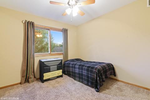 555 Covered Bridge Dr, Elgin, IL 60124 photo 19