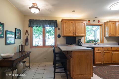 1137 E Juniper Ln, Mount Prospect, IL 60056 photo 8