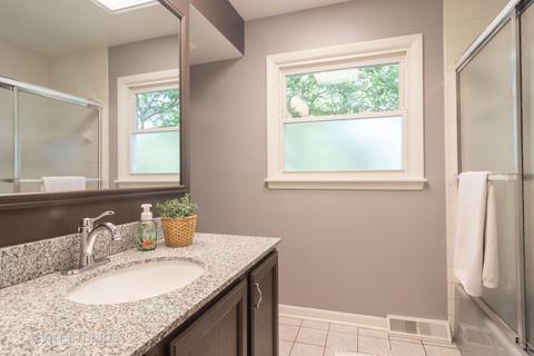 1137 E Juniper Ln, Mount Prospect, IL 60056 photo 17