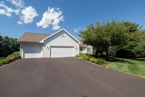 5218 E Bent Tree Ct, Byron, IL 61010 photo 2