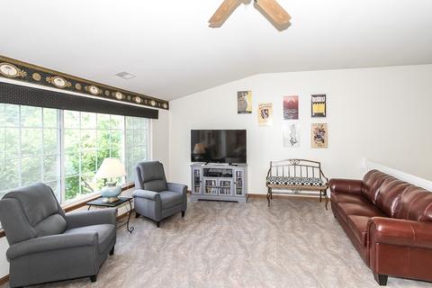 2255 Briar Ct #2255, Hoffman Estates, IL 60169 photo 3
