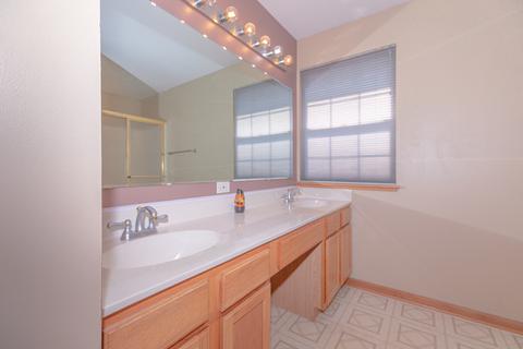 2170 W Adobe Dr, Addison, IL 60101 photo 13