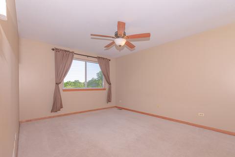 2170 W Adobe Dr, Addison, IL 60101 photo 12