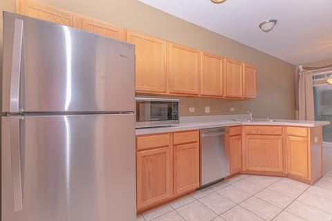 2170 W Adobe Dr, Addison, IL 60101 photo 6