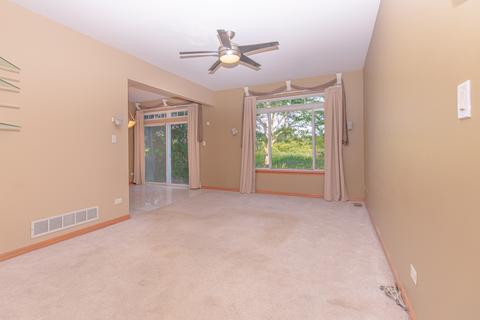 2170 W Adobe Dr, Addison, IL 60101 photo 3