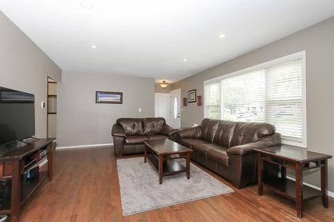 175 Chandler Ln, Hoffman Estates, IL 60169 photo 4