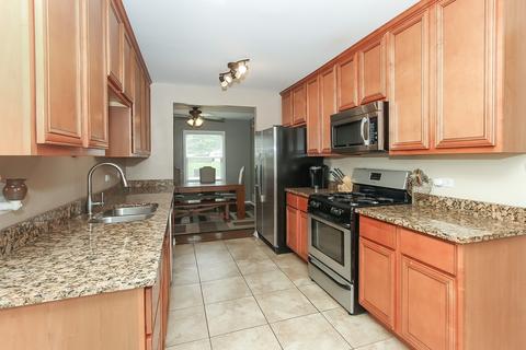 175 Chandler Ln, Hoffman Estates, IL 60169 photo 9