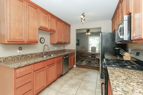 175 Chandler Ln, Hoffman Estates, IL 60169 photo 8