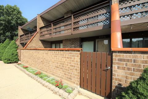 1104 Kenneth Cir, Elgin, IL 60120 photo 1