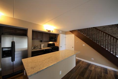 1104 Kenneth Cir, Elgin, IL 60120 photo 4