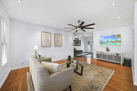 2240 Pine St, Des Plaines, IL 60018 photo 8