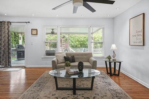 2240 Pine St, Des Plaines, IL 60018 photo 7