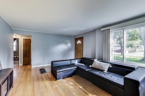 1910 Pratt Ave, Des Plaines, IL 60018 photo 3