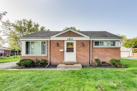 1910 Pratt Ave, Des Plaines, IL 60018 photo 1