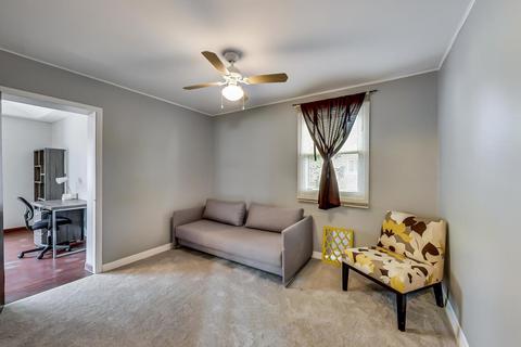 1910 Pratt Ave, Des Plaines, IL 60018 photo 5