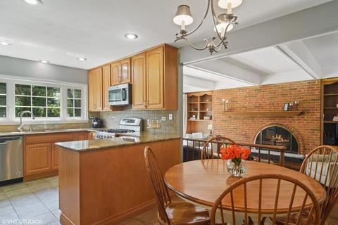 2 Knoll Ridge Rd, Rolling Meadows, IL 60008 photo 7