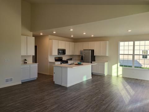 6813 Galway Dr, Mchenry, IL 60050 photo 2
