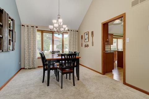15511 S Creekside Dr, Plainfield, IL 60544 photo 4