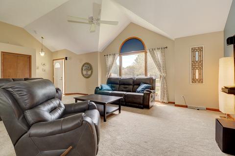 15511 S Creekside Dr, Plainfield, IL 60544 photo 3