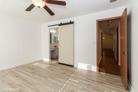 9 Creekside Cir #A, Elgin, IL 60123 photo 9