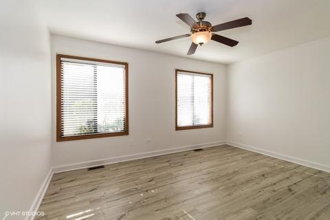 9 Creekside Cir #A, Elgin, IL 60123 photo 8