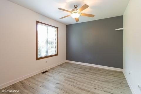 9 Creekside Cir #A, Elgin, IL 60123 photo 7