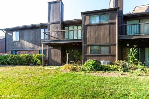 9 Creekside Cir #A, Elgin, IL 60123 photo 14