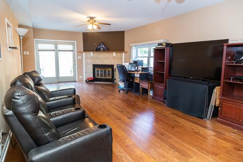 490 Illinois Blvd, Hoffman Estates, IL 60169 photo 5