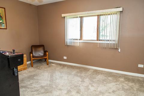 490 Illinois Blvd, Hoffman Estates, IL 60169 photo 6