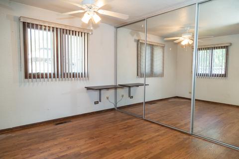 490 Illinois Blvd, Hoffman Estates, IL 60169 photo 13