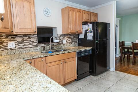 490 Illinois Blvd, Hoffman Estates, IL 60169 photo 4