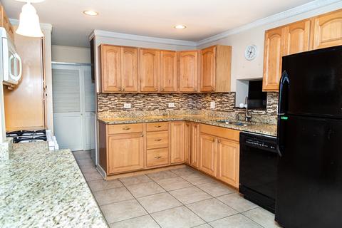 490 Illinois Blvd, Hoffman Estates, IL 60169 photo 3