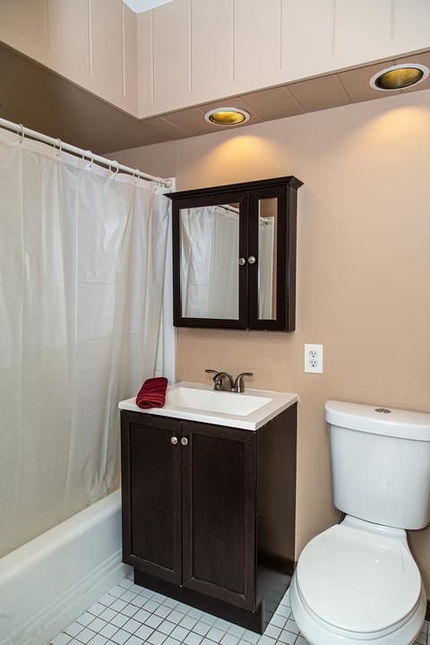 490 Illinois Blvd, Hoffman Estates, IL 60169 photo 8