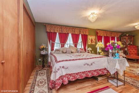1355 Hawthorne Cir, Kankakee, IL 60901 photo 10