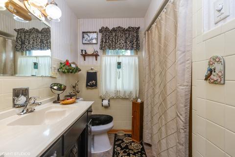 1355 Hawthorne Cir, Kankakee, IL 60901 photo 12