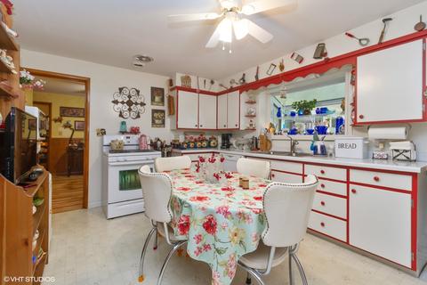 1355 Hawthorne Cir, Kankakee, IL 60901 photo 5