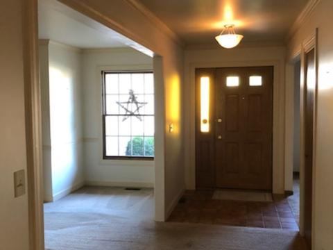 694 Canyon Ln, Elgin, IL 60123 photo 2