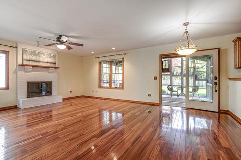 4727 Middle Rd, Gurnee, IL 60031 photo 5