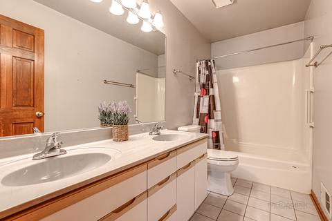 4727 Middle Rd, Gurnee, IL 60031 photo 21