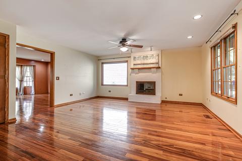 4727 Middle Rd, Gurnee, IL 60031 photo 11