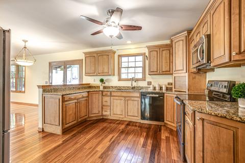 4727 Middle Rd, Gurnee, IL 60031 photo 9