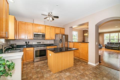 214 Laurel Ave, Des Plaines, IL 60016 photo 5