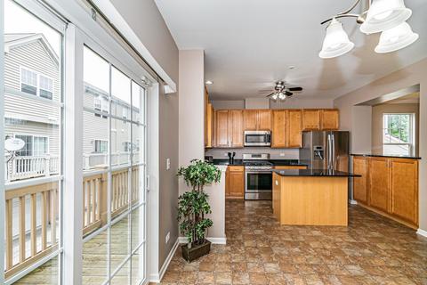 214 Laurel Ave, Des Plaines, IL 60016 photo 3