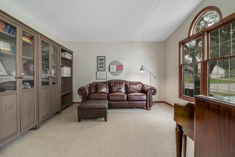201 Beacon Cir, Bloomington, IL 61704 photo 2