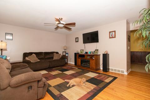 710 Brad St, Bloomington, IL 61701 photo 2