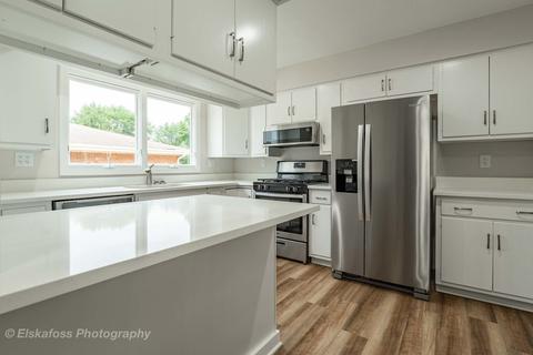 412 S Pine St, Mount Prospect, IL 60056 photo 5