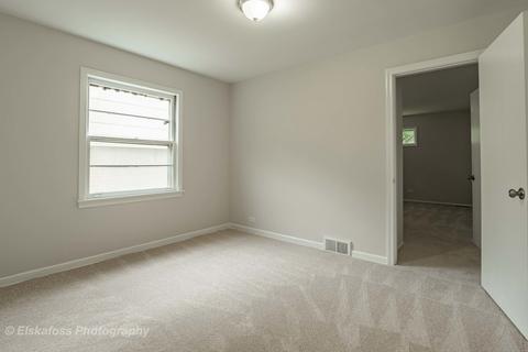 412 S Pine St, Mount Prospect, IL 60056 photo 9
