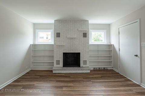 412 S Pine St, Mount Prospect, IL 60056 photo 2